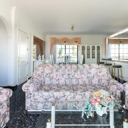 Home2book Volcano Views & Terrace 公寓